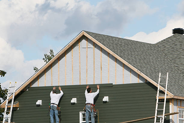 Professional Siding Installation technician working in Avon, CO